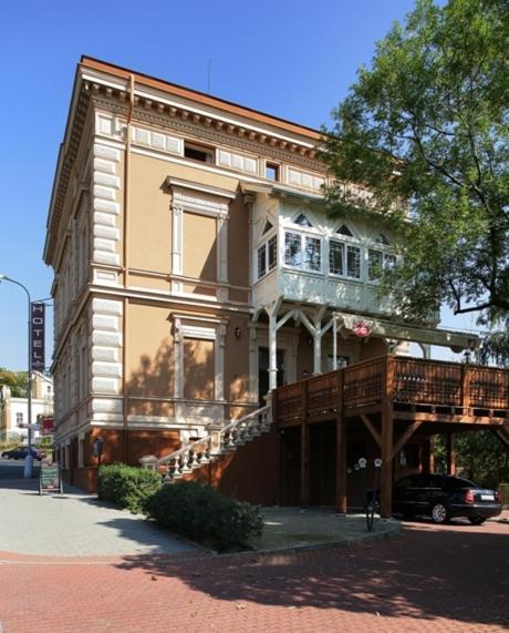 Hotel Mertin Chomutov Luaran gambar