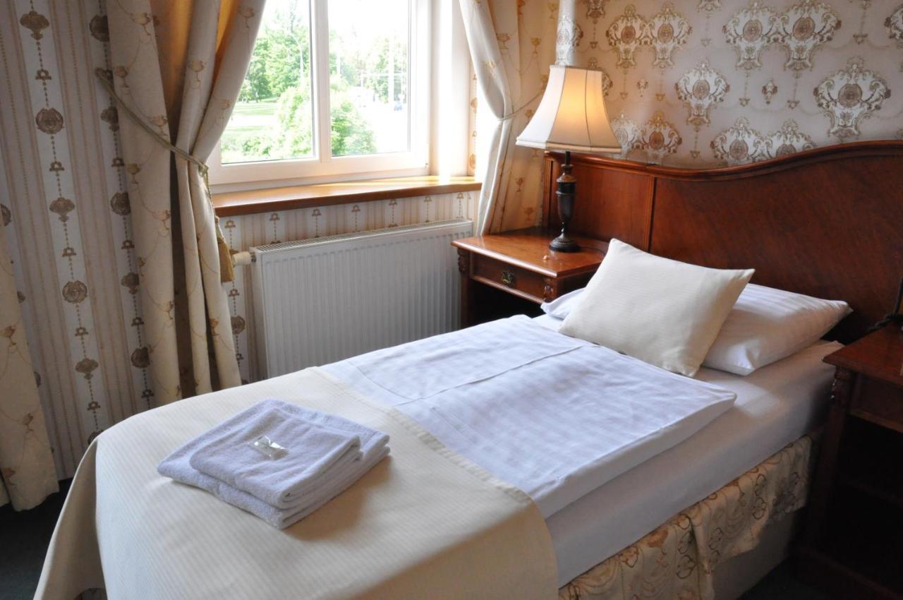 Hotel Mertin Chomutov Luaran gambar