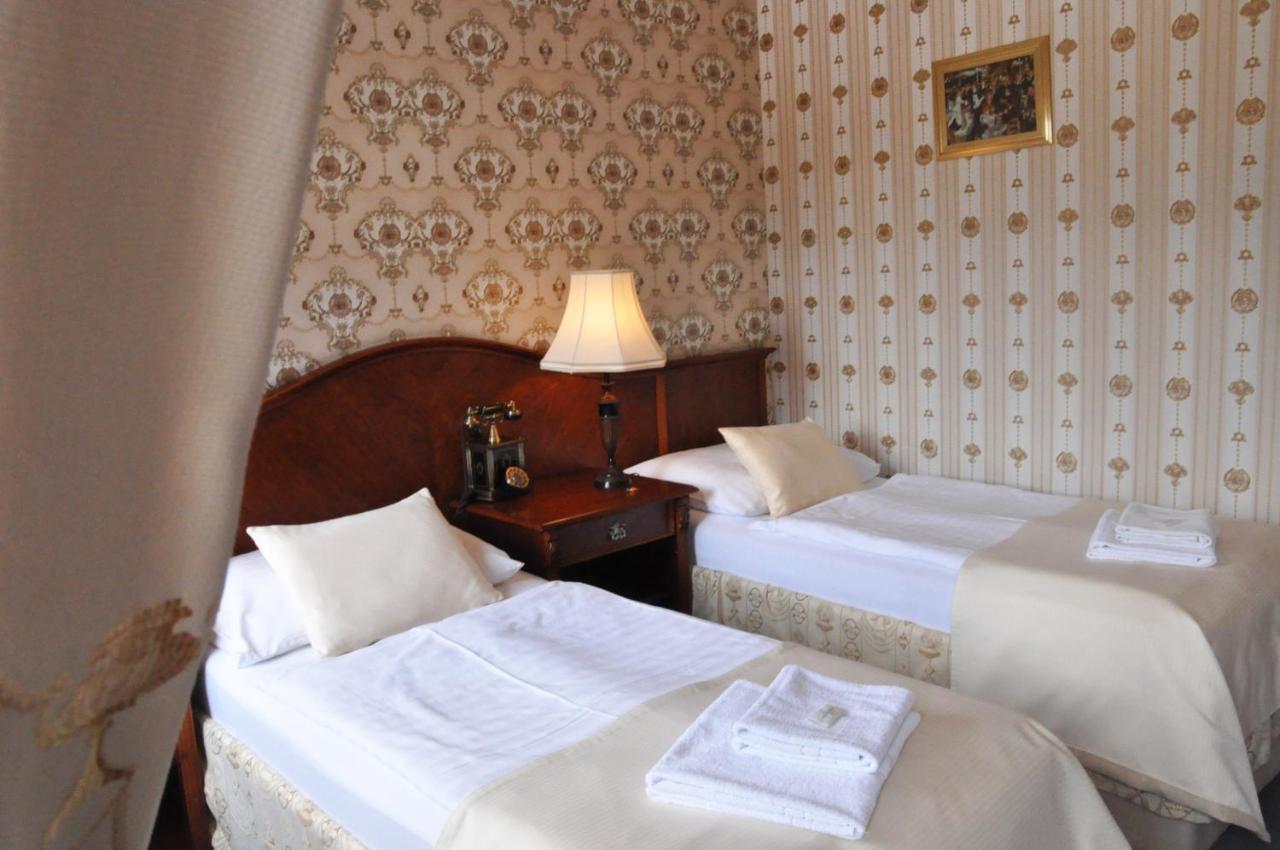 Hotel Mertin Chomutov Luaran gambar