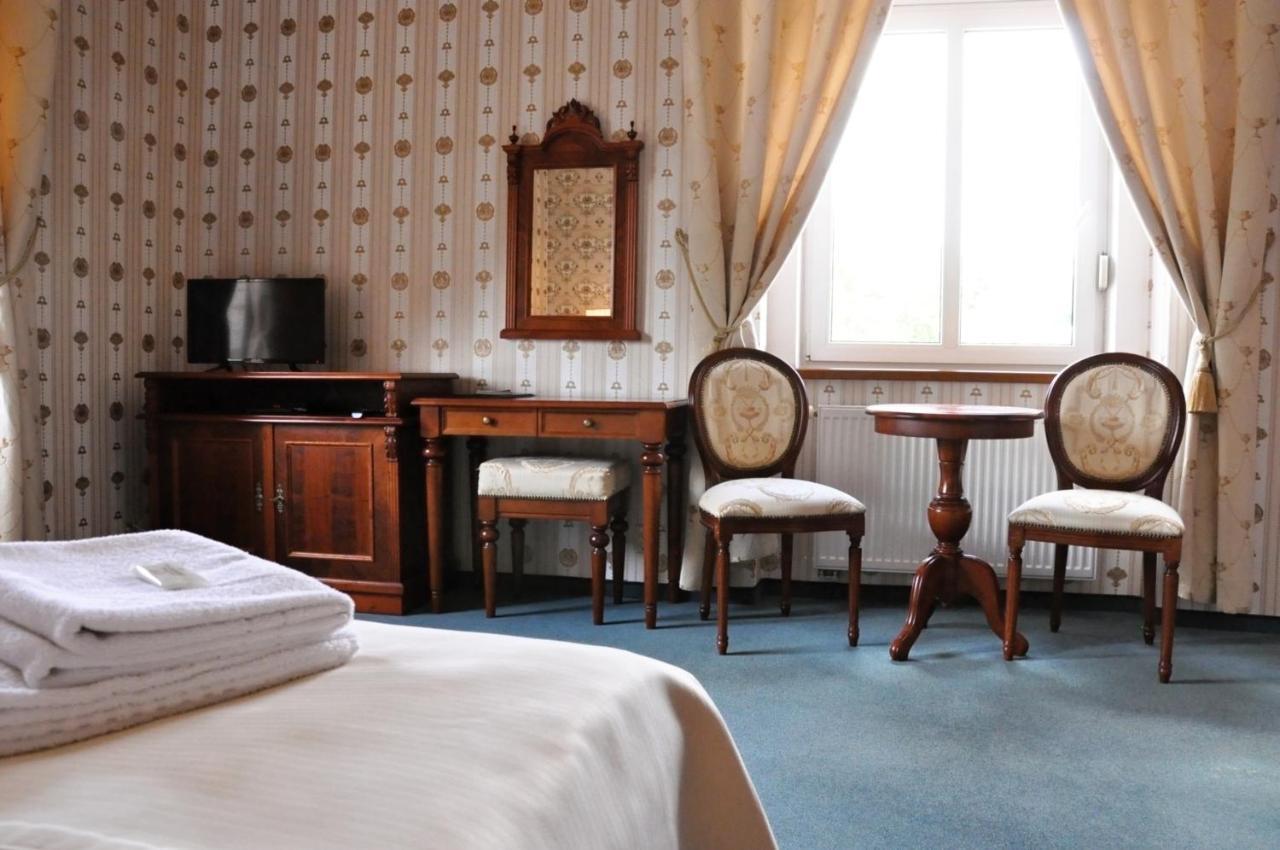 Hotel Mertin Chomutov Luaran gambar