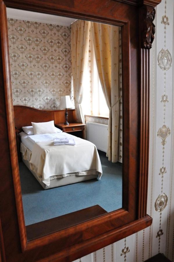 Hotel Mertin Chomutov Luaran gambar