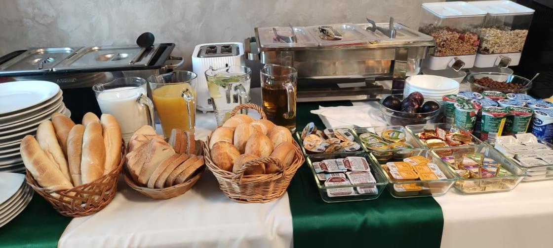Hotel Mertin Chomutov Luaran gambar