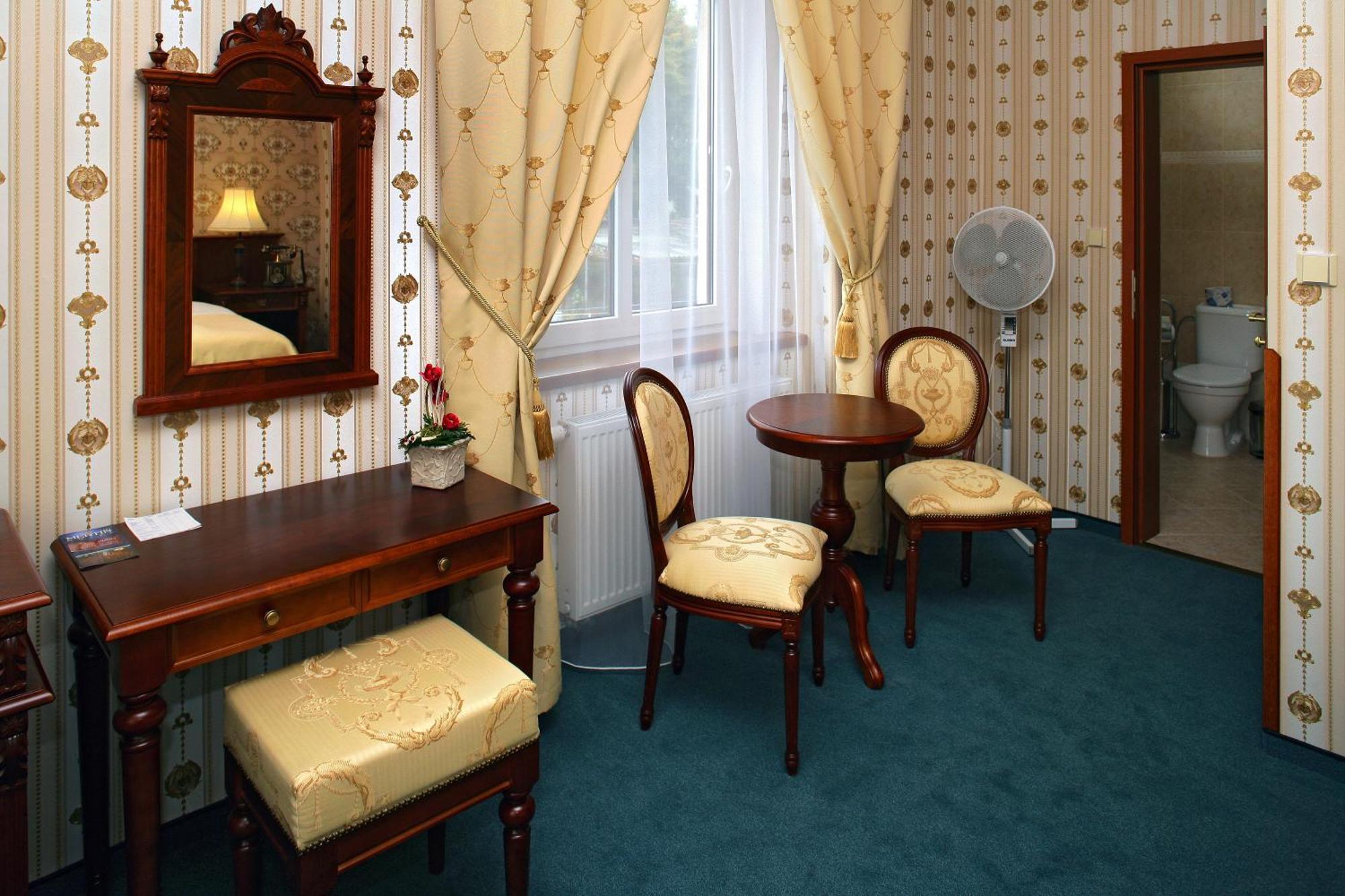 Hotel Mertin Chomutov Luaran gambar